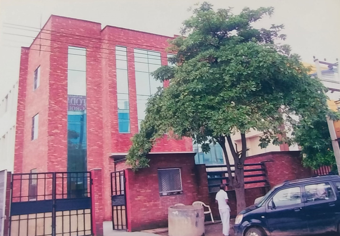 'FRANCIS WACZIARG' AT SEC-57, NOIDA